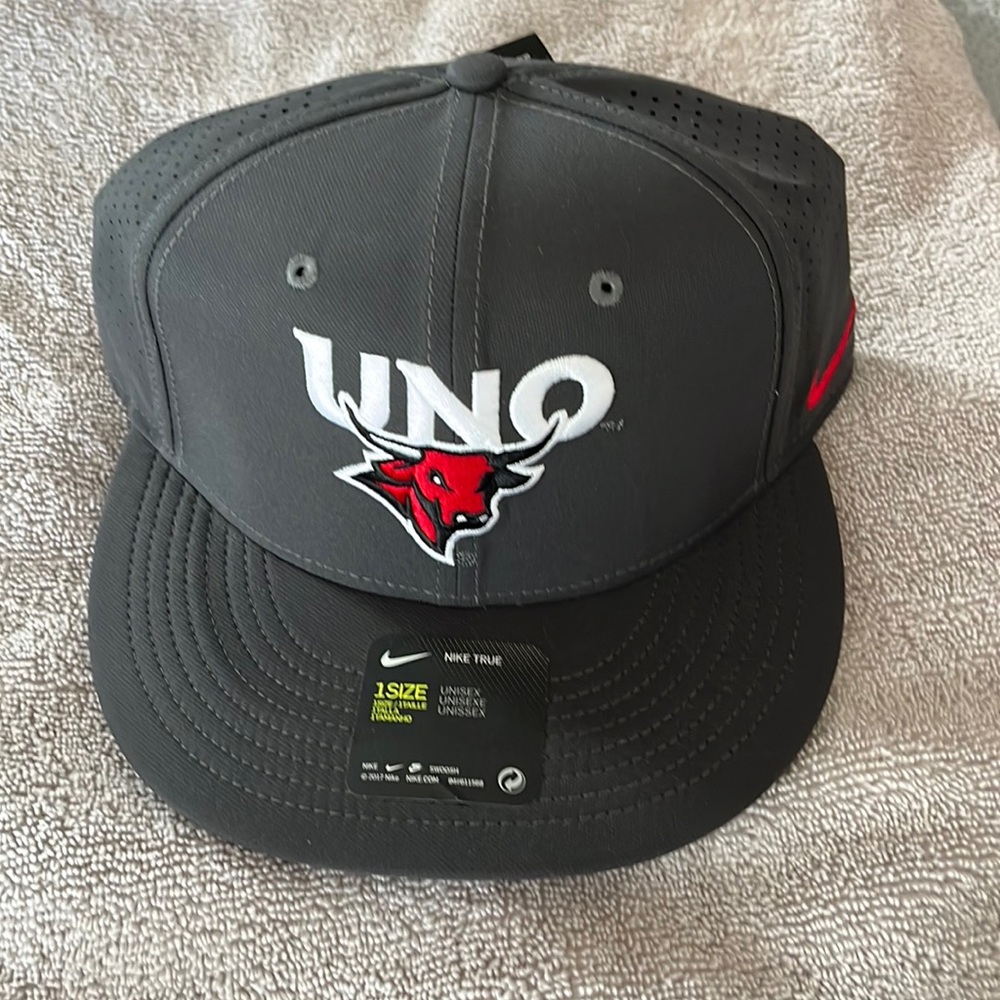 Aerobill Nike adjustable, Uno hat